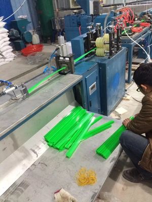 Plastikowy wieszak na banery z tworzywa sztucznego Linia do produkcji profili PVC 5M / min