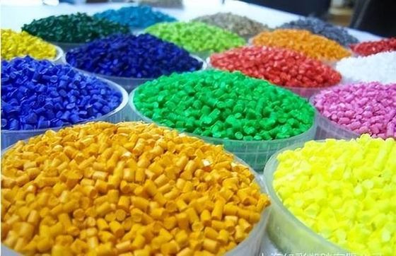 Granulki TPE o wysokiej elastyczności Materiał gumowy TPE do składanej umywalki