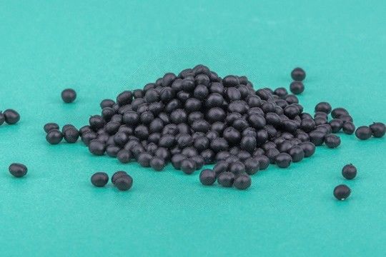 Czarny granulat Tpv Termoplastyczny wulkanizat Tpv do dźwigni zmiany biegów i hamulca ręcznego